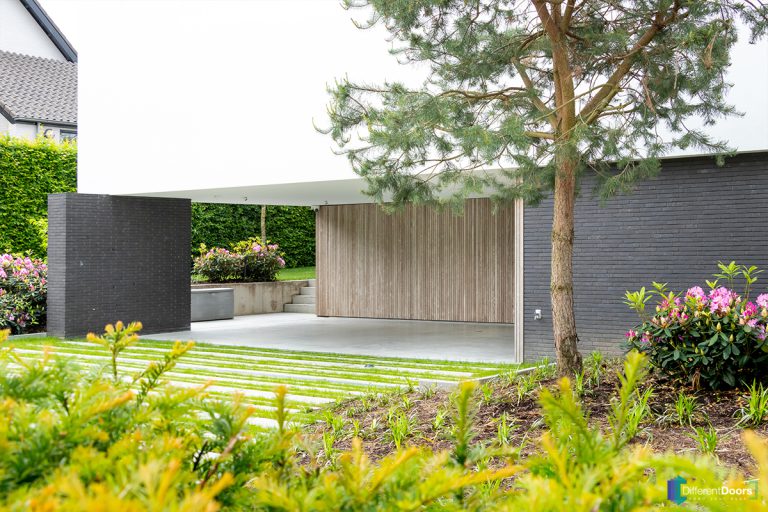 Houten zijwaartse sectionaaldeur