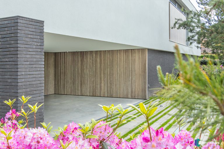 Houten zijwaartse sectionaaldeur