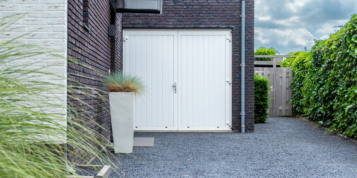 Openslaande garagedeur - Different Doors