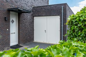 Witte openslaande garagedeuren (5)
