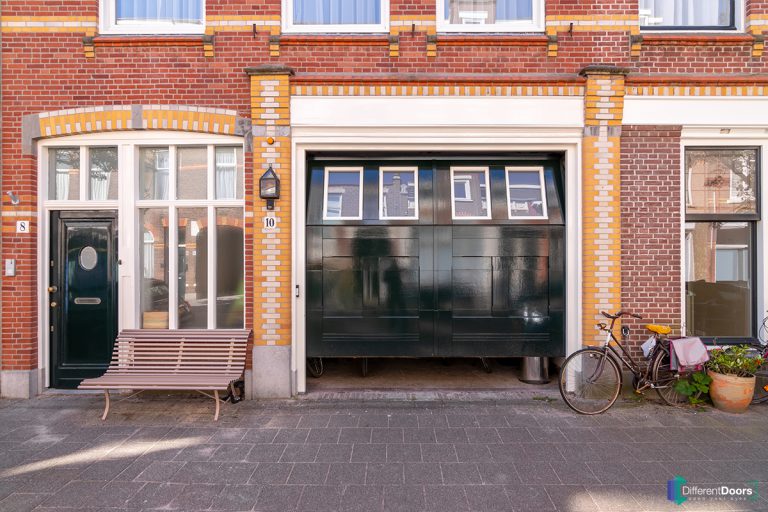Houten garagedeur monumentaal pand