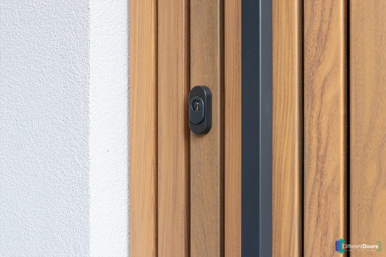 Afrormosia houten garagedeuren