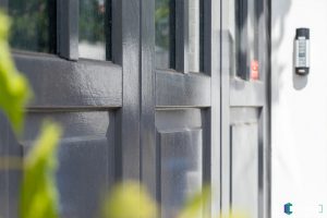 Houten zijwaartse garagedeur