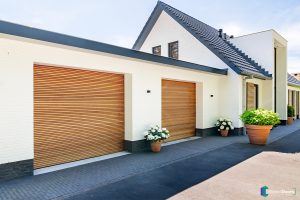 Houten garagedeur horizontaal