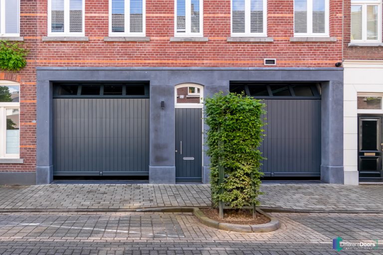 Klassieke houten garagedeur