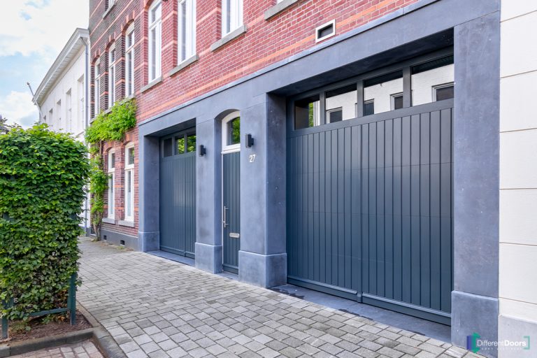 Klassieke houten garagedeur