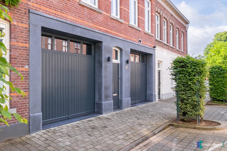 Klassieke houten sectionaaldeur