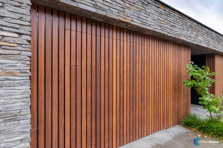 Garagedeur gelijk in de gevel