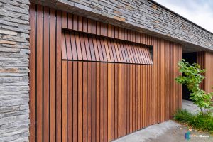 Garagedeur gelijk in de gevel