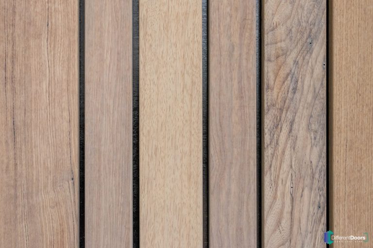 Houten sectionaaldeur verticaal