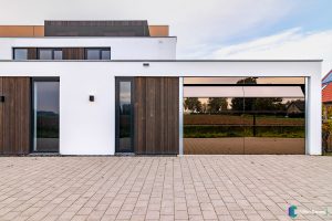 Garagedeur met glas (spiegelwand)