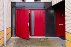 rode-garagedeur-kunststof