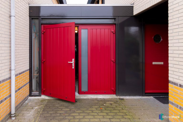rode-garagedeur-kunststof