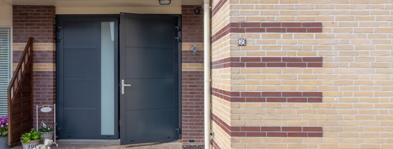 Geïsoleerde openslaande garagedeur