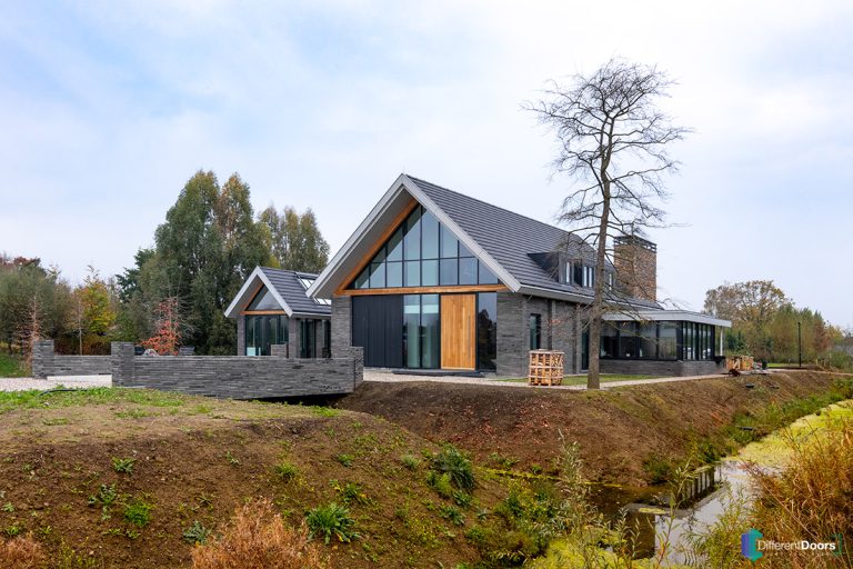 Houten taatsdeur als voordeur