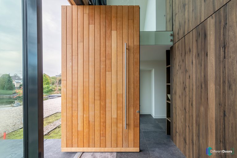 Unieke houten taatsdeur
