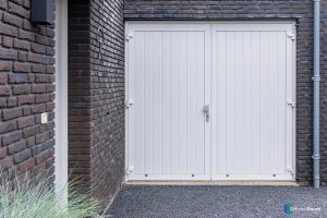 openslaande-garagedeur-wit