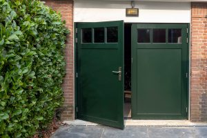 openslaande-garagedeur-groen