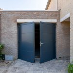 Openslaande garagedeur antracietgrijs (1)