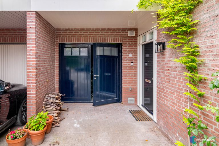Houten openslaande garagedeur