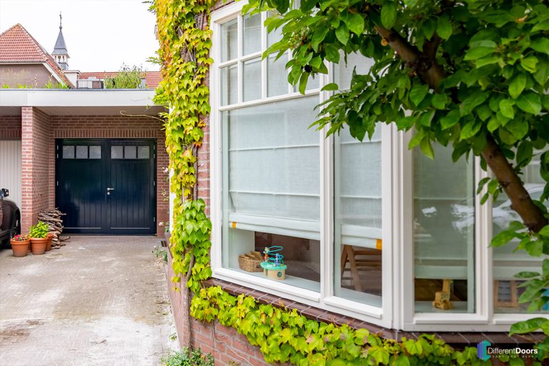 Houten openslaande garagedeur