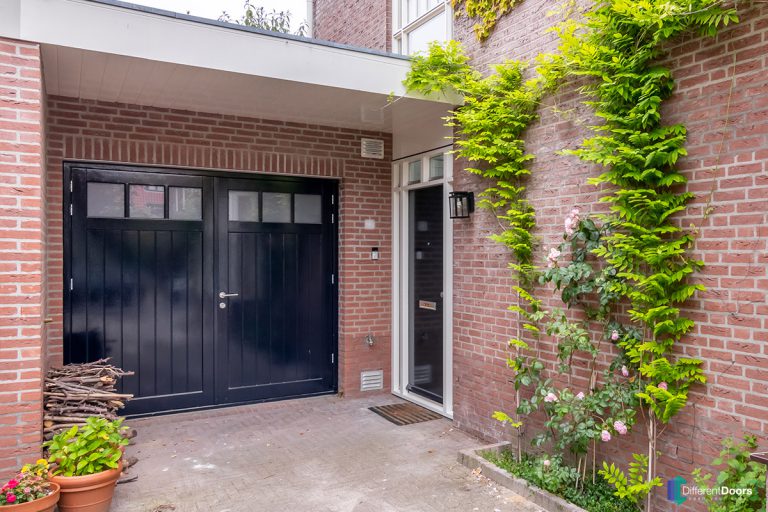 Houten openslaande garagedeur