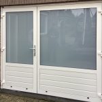 Vaste-pui-met-loopdeur-met-glas