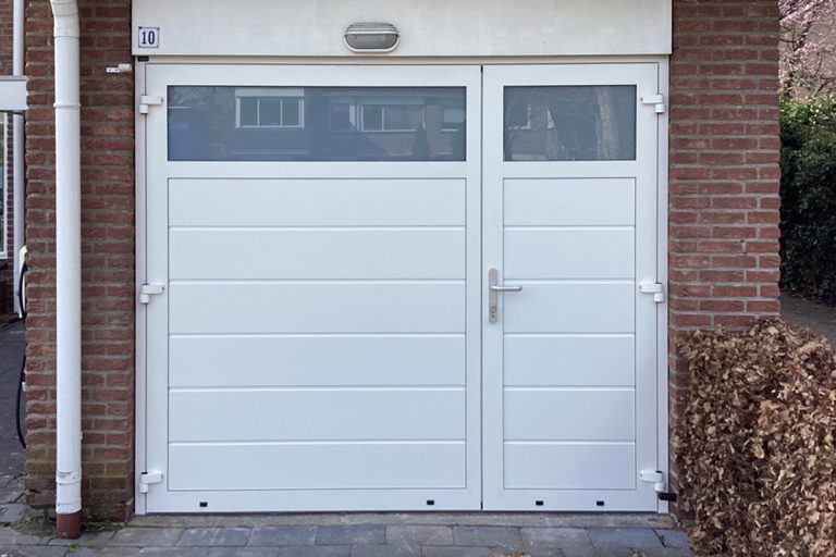 Asymmetrische openslaande garagedeur wit