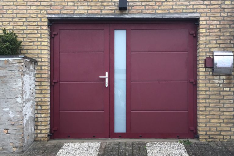 Vaste pui met loopdeur en glasstrook