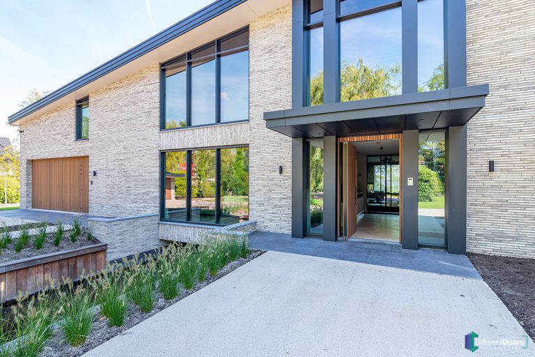 Houten taatsdeur als voordeur