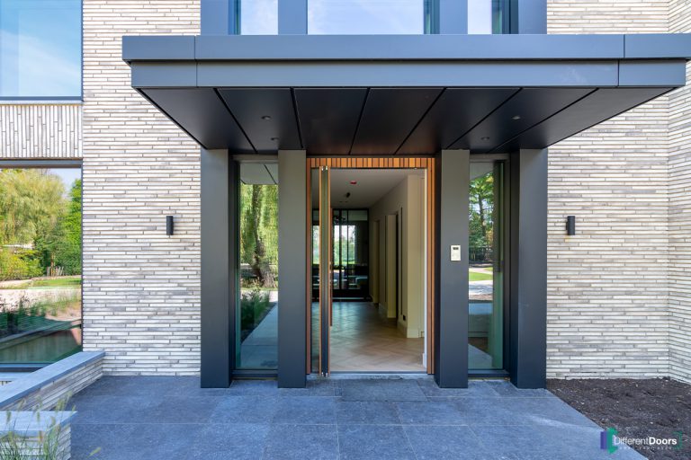 Houten taatsdeur als voordeur