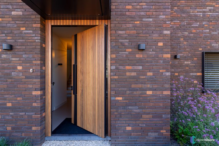 Houten taatsdeur als voordeur