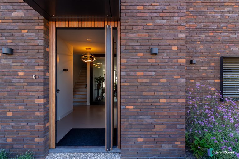 Houten taatsdeur als voordeur