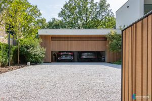 Houten garagedeur van Red Cedar
