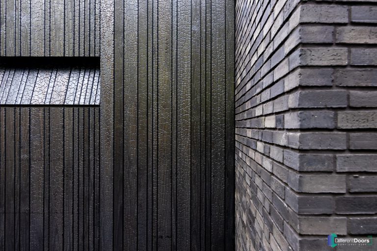 Shou Sugi Ban houten garagedeur