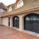 Houten garagedeuren klassieke stijl