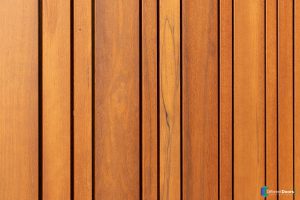 Zijwaartse garagedeur van frake hout