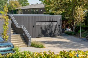 Garagedeur van essenhout