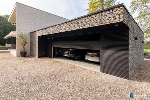 Houten garagedeur met mato alu profielen