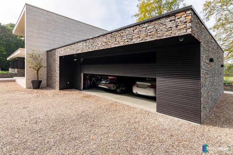 Houten garagedeur met mato alu profielen