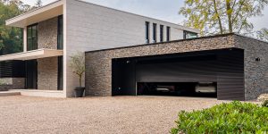 Mato profielen op elektrische garagedeur