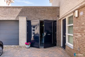 Houten openslaande garagedeur staalblauw