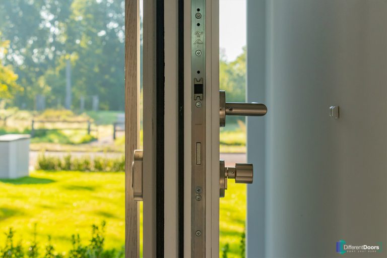 Pivoterende taatsdeur als voordeur