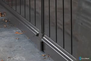 Traditionele houten garagedeur