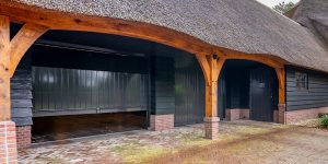 Klassieke houten garagedeur