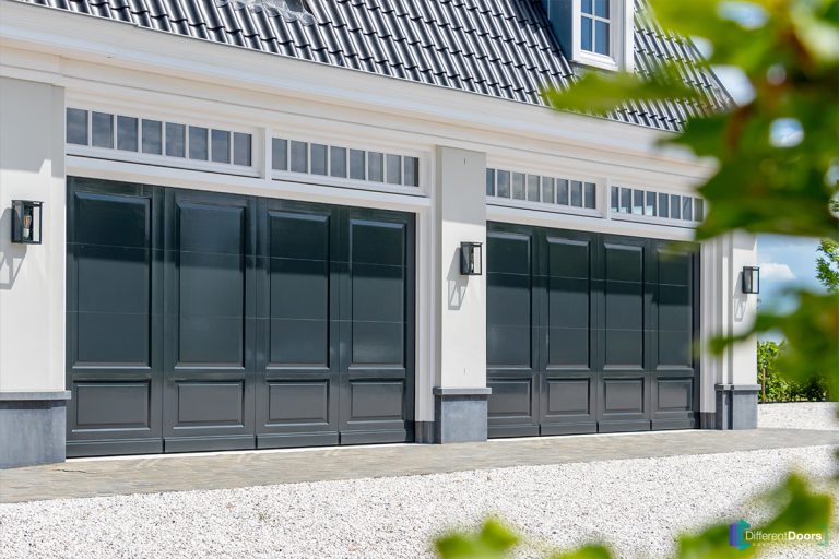 Klassieke houten garagedeur