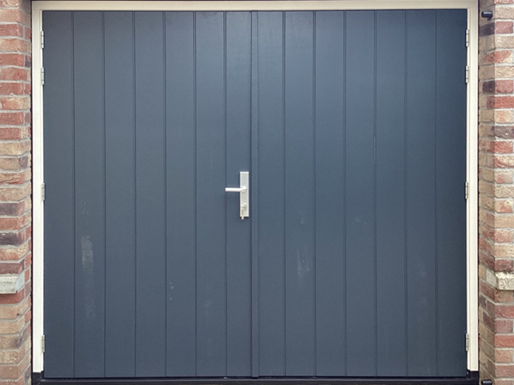 Houten openslaande garagedeur