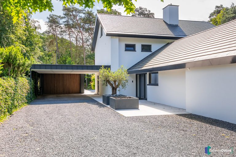 Garagedeur verticale latjes