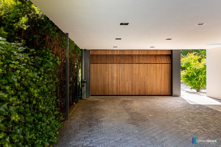 Houten garagedeur essenhout