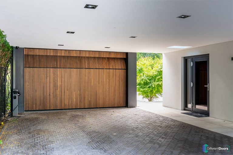 Houten garagedeur essenhout